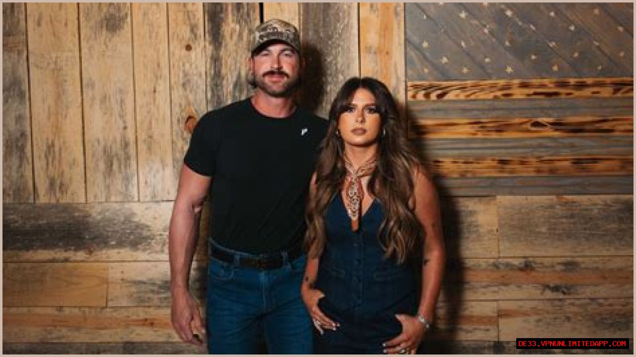Unraveling The Rumors: Is Ella Langley Dating Riley Green?